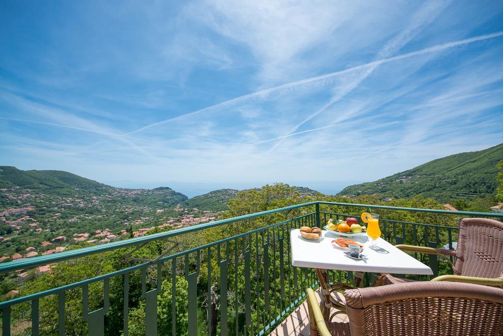 Villa Incoronata อาเจโรลา ภายนอก รูปภาพ
